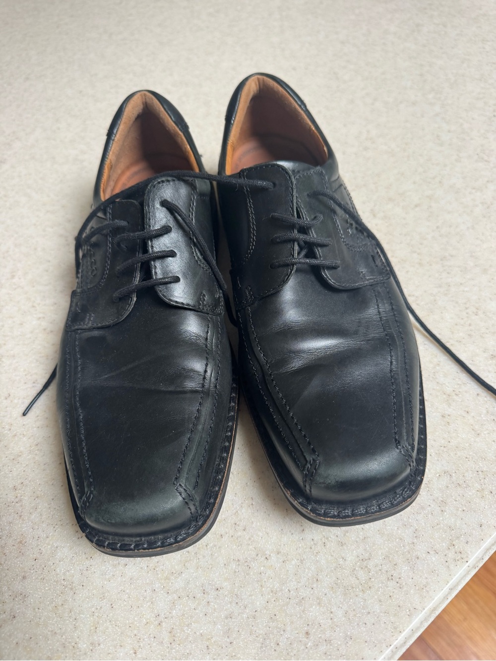 Ecco Men's Black Leather Lace-Up Oxfords